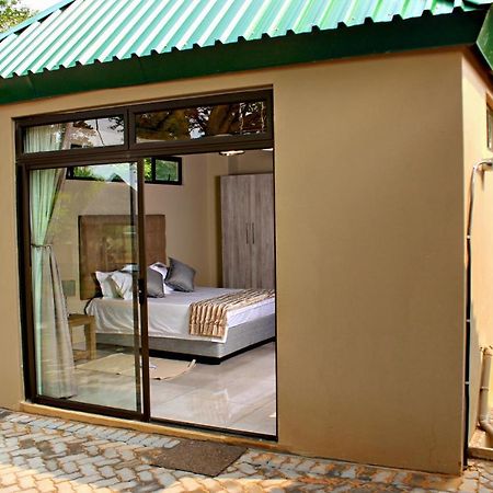 Zoe Bush Lodge Преторія Екстер'єр фото